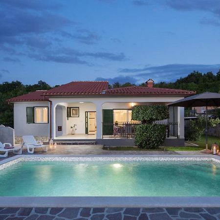 לאבין Villa Amaryllis מראה חיצוני תמונה