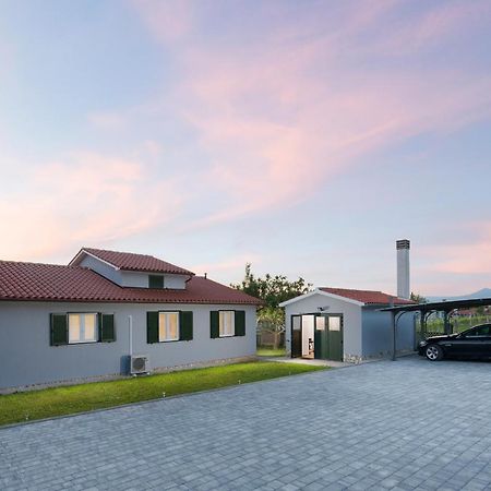 לאבין Villa Amaryllis מראה חיצוני תמונה
