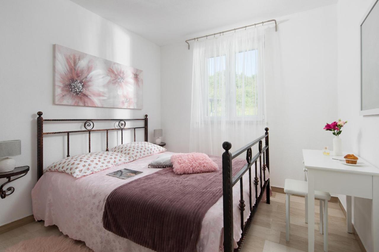 לאבין Villa Amaryllis מראה חיצוני תמונה