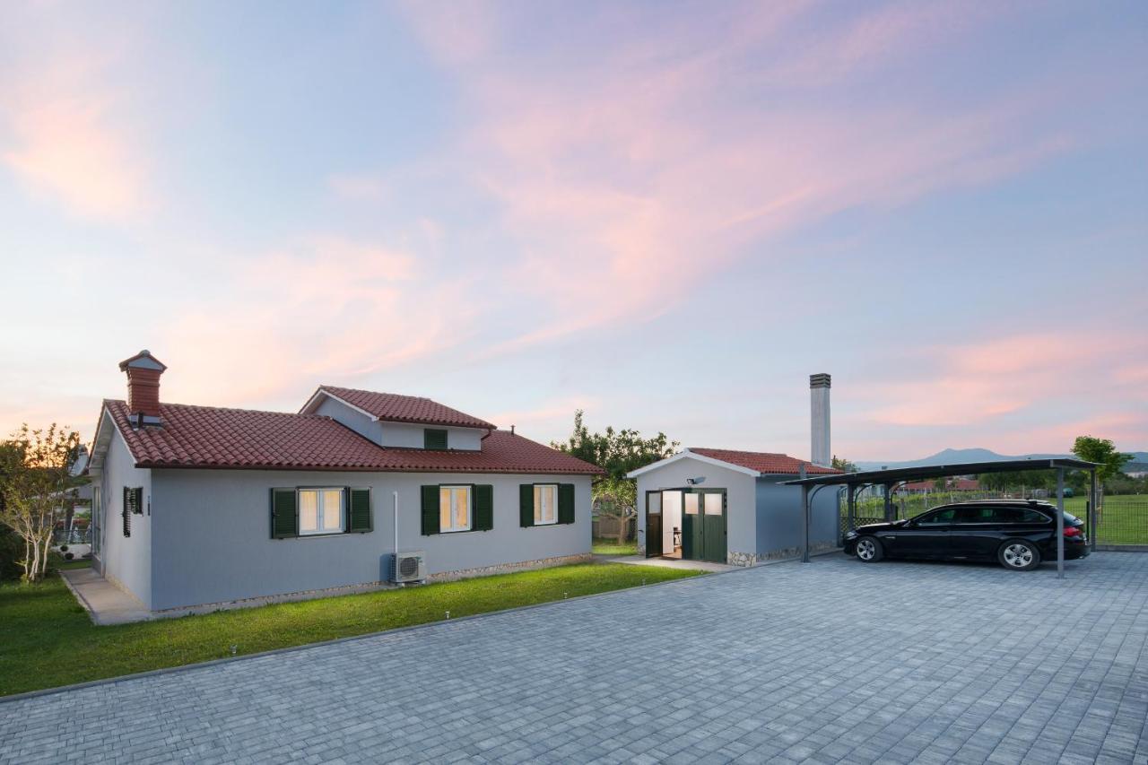 לאבין Villa Amaryllis מראה חיצוני תמונה