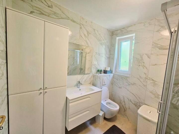 לאבין Villa Amaryllis מראה חיצוני תמונה